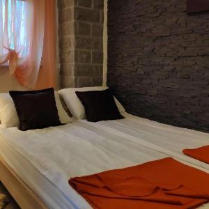 RC2 One-Bedroom Apartment with Terrace