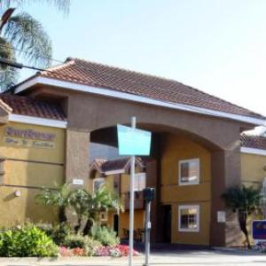 Sunburst Spa & Suites Motel