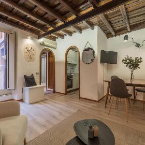 Campo de' Fiori Stylish Apartment