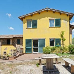 Scenic Holiday Home in Torgiano with Swimming Pool