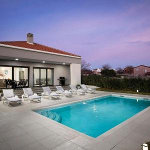 Villa Aria - family friendly in Pula for 6 people with private swimming pool