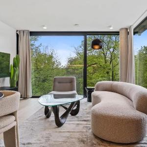 Stylish Downtown Escape with Comforts