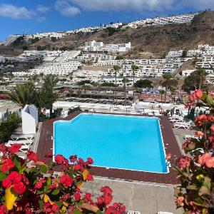Spacious Family Duplex with Access to the Pool
