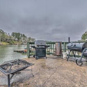 Couples Retreat Right on Water with Boat Ramp!