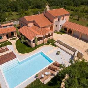 Nice home in Prkos w/ Outdoor swimming pool Sauna and 5 Bedrooms