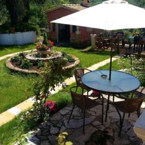 House with 4 bedrooms in Corfu with enclosed garden and WiFi 8 km from the beach