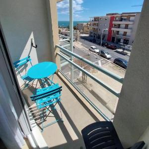 Coquet T2 avec balcon en plein coeur du quartier de la Corniche proche commerces et plages