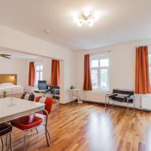 SUITE & APART