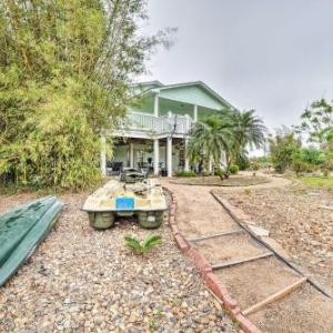 The Salty Lime 1 Canal Front Apt with Dock and Kayak!