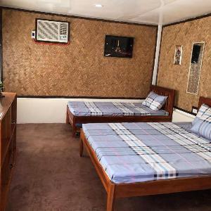 Mum Nitz Guest House (CP# 0961 180 2549)