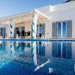 LUXURY VILLA SEVI PAROS 6 BEDROOMS PRIVATE POOL