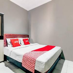OYO Life 91239 Kost Rosandy House Yogyakarta