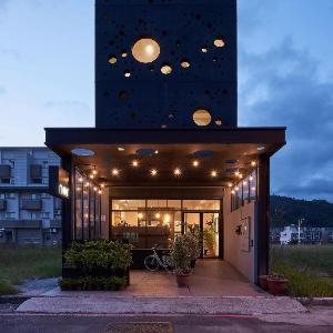 Noir Home