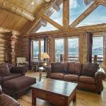 4 Bedroom Mountain Cabin in Huntsville Utah Sleeps 10!