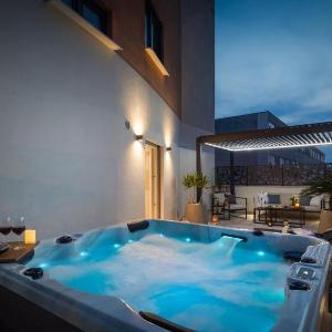 Luxury Apartment Silvery in Split center with jacuzzi sauna and parking