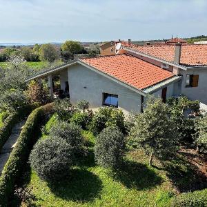Apartments with parking space Galizana Fazana - 22977