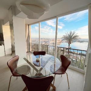 Apartamento con vistas al Puerto y Parking