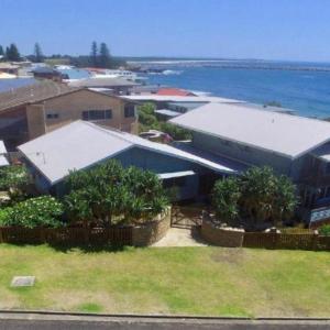 Allawah Cottage - Historic Beachside Retreat With Pippi Beach Views - Holiday Yamba