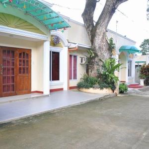 D Lucky Garden Inn and Suites