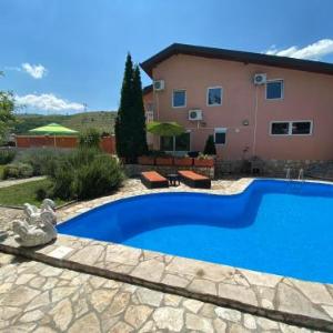 Private Riverside Villa Silvia