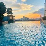 Entire Place Condominium w/ Skyline Swimming POOL