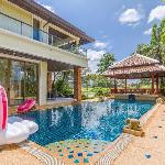 Luxury bliss golf & lagoon view private pool villa