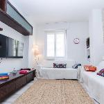 Modern and cozy apt close to the City Center- M32