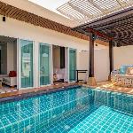 Deluxe Pool Suite Room 81 SQ.M