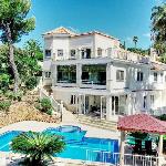 Luxury Family Villa 3000m2 plot 740m2 built 