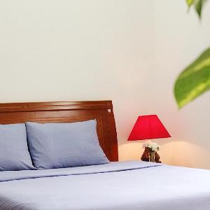 MHServiceApartment with big window and cozy studio
