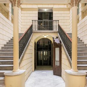 Barcelona 6 bedroom Gem near Plaza Catalunya