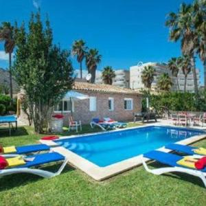 Port d'Alcudia Holiday Home Sleeps 6 with Pool and Air Con