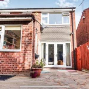 4 Bedroom House Coventry Hosted By SnoozeNow