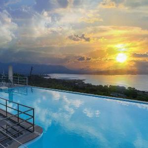 StayVista's Princess - A Villa with Infinity Pool & Breathtaking Views