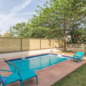 StayVista at Greenwoods Villa 5