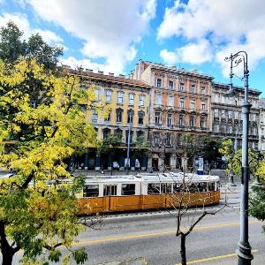 budapest muazeum apartment