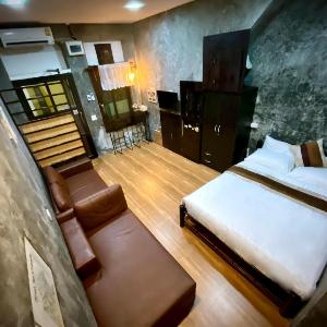 2BR Yaowarat Food • Loft near MRT• Lee Thong House