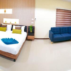 Sky Suite (2-bedroom family suite) - Walking Strt.