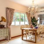 Girls\' powder villa in central Bangkok