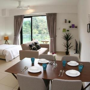 RELAX & COZY HOME @ MIDHILLS  GENTING l FREE WIFI