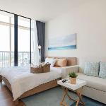 Rooftop pool gym luxury cozy condo free wifi  44 