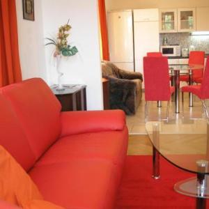 110m2 Old Town Apartment on Danube Promenade 3BR 2BA Up to 9 Guests