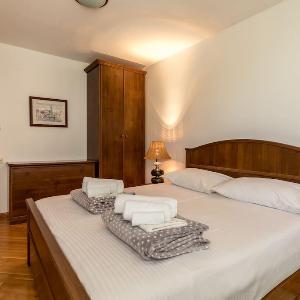 Budget Friendly 2BR near BEACH - 5 minute walk