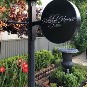 Hollidge House 5 Star Luxury Apartments
