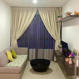 Suite 183A@ i-City- 2BR/4 Pax/WiFi/Parking/Netflix