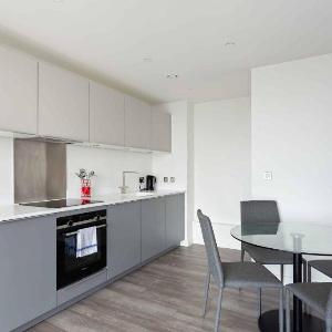 Modern and Stylish 1Bed Flat In New Building