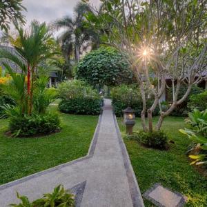 Cozy 4 BR Pool Villa Garden View  #V90