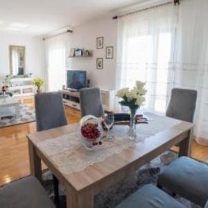 Apartment Orca Centar and free garage parking