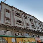 OYO 524 Zahrat Alwaziriya Furnished Apartments Jeddah