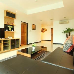 Serena Sathorn Suite